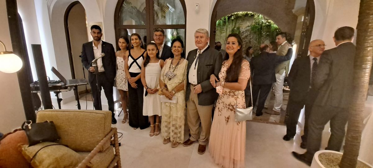 Cuatro estrellas alumbran el corazón de Estepona - Familiar Eller Cuatro estrellas alumbran el corazón de Estepona - Familiar Eller